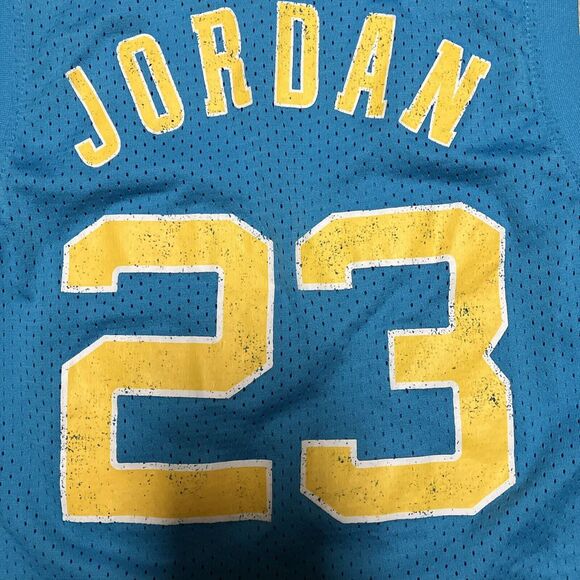Michael Jordan 23 Jersey Size Youth Medium Rare - Picture 4 of 5
